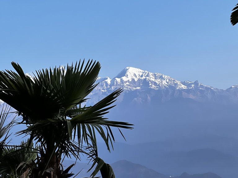 बिहान उठ्ने बित्तिकै हिमाल देख्न पाइयोस्… फोटो फिचर